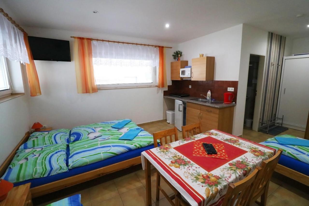 Apartmany Jana ยันสแก ลาสเนีย ภายนอก รูปภาพ